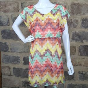 American Rag Cie Women's XS V Neck Short Sleeve Chevron Print Mini Dress Pastel